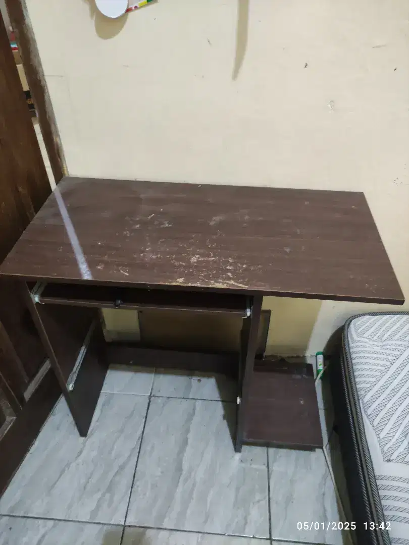 Meja komputer/PC