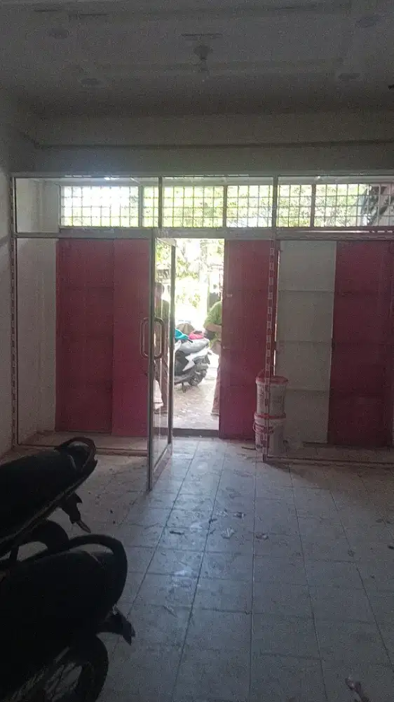 Pintu kaca sekat kaca