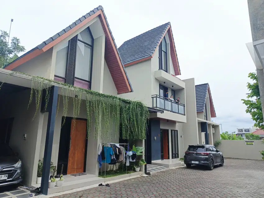 RUMAH BARU 2 LANTAI SCANDINAVIAN COLOMADU (TINGGAL 1 UNIT)