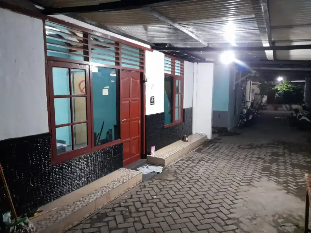 Rumah Murah Strategis di utara AmPlaz,dkt Kampus,akses Roda 3