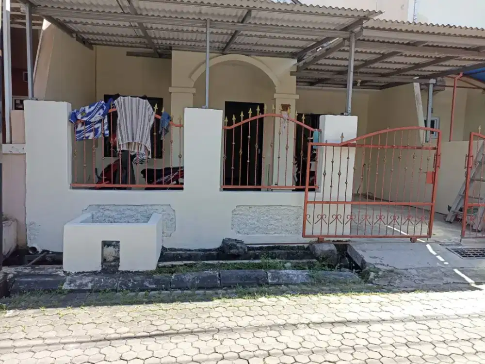 Disewa / dikontrakan Rumah Taman Royal cipondoh tangerang