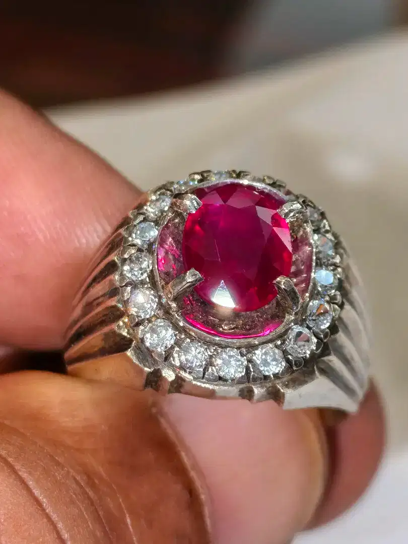 Ruby ikatan perak tebal