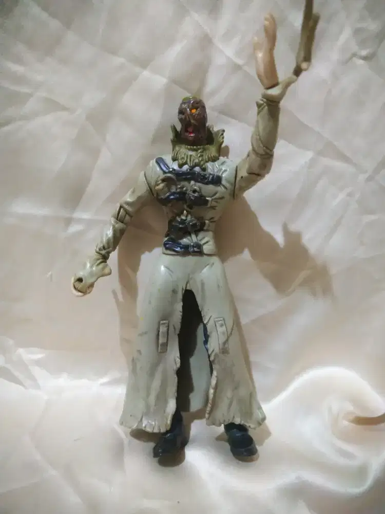 Diborongkan 4 buah Action Figure