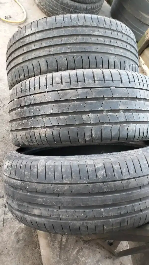 4 ban 225/40 ZR.19 yng 1 ada mines 3 mulus