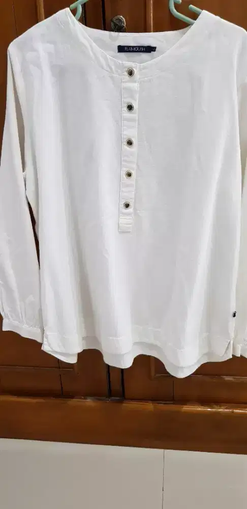 Flamoush bluose wanita