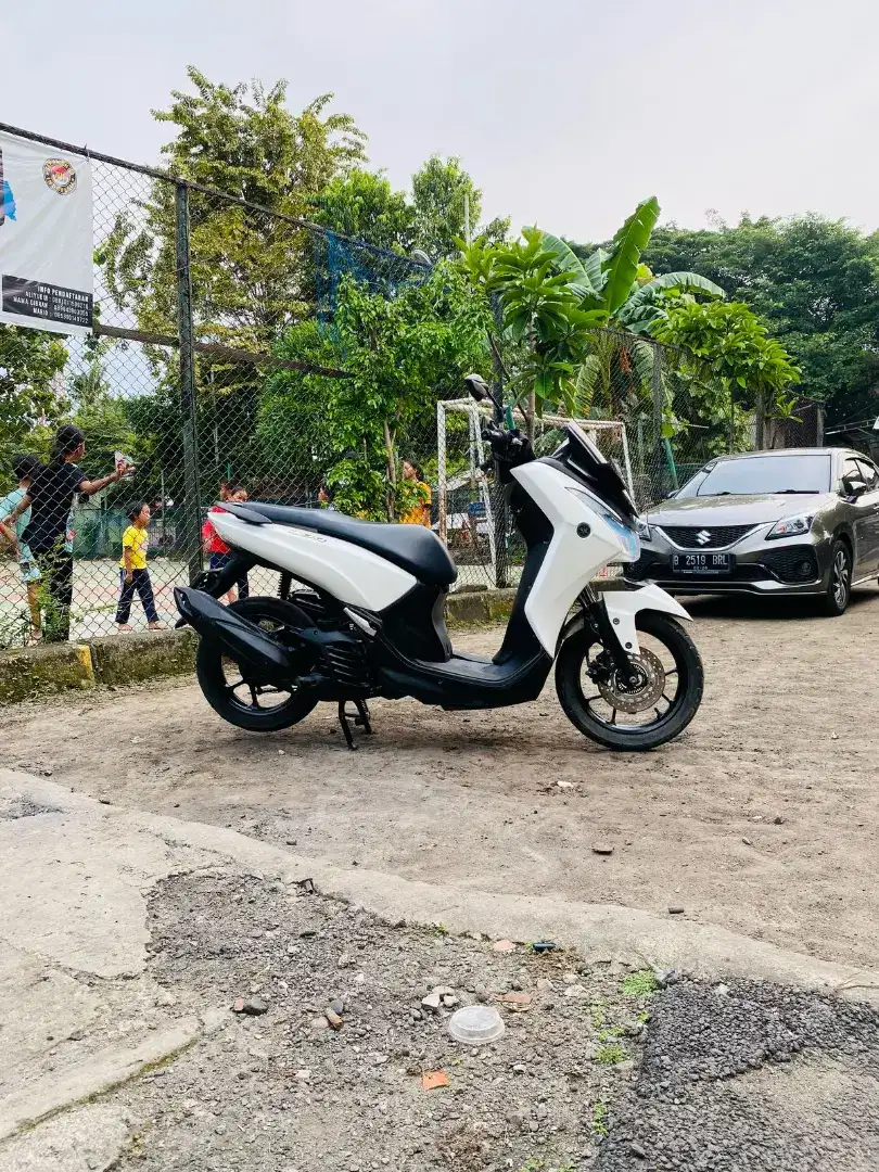 Yamaha Lexi 125cc Std Bluecore Fi Tahun 2021