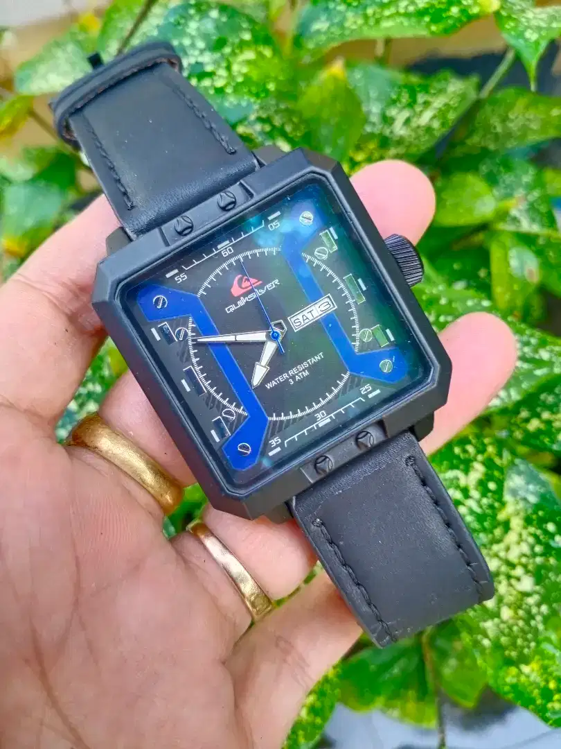 Jam pria Quiksilver kotak