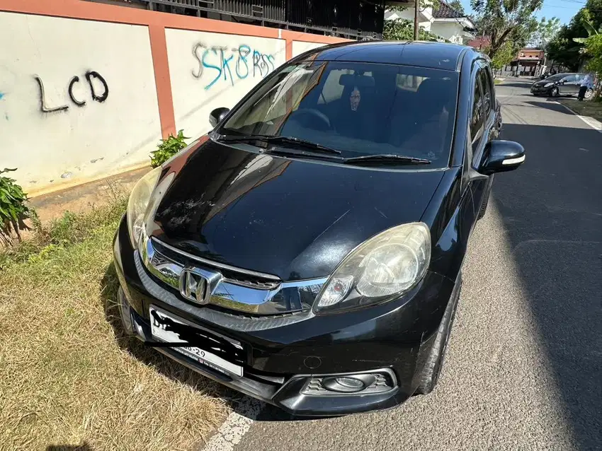 Mobilio type E metik pajak hidup