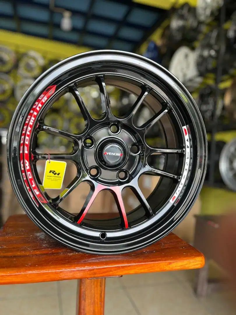 VELG VENOM R15*7 H5*114 ERTGA,GRAND MAX,CARRY,INNOVA,,LUXIO,XPANDER