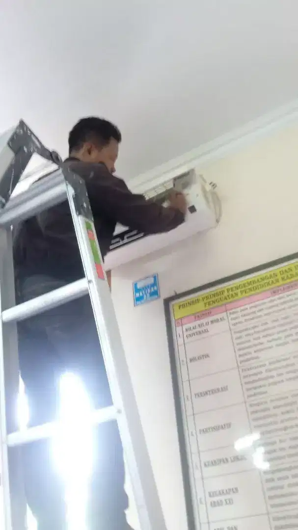 Service AC, service kulkas, service mesin cuci