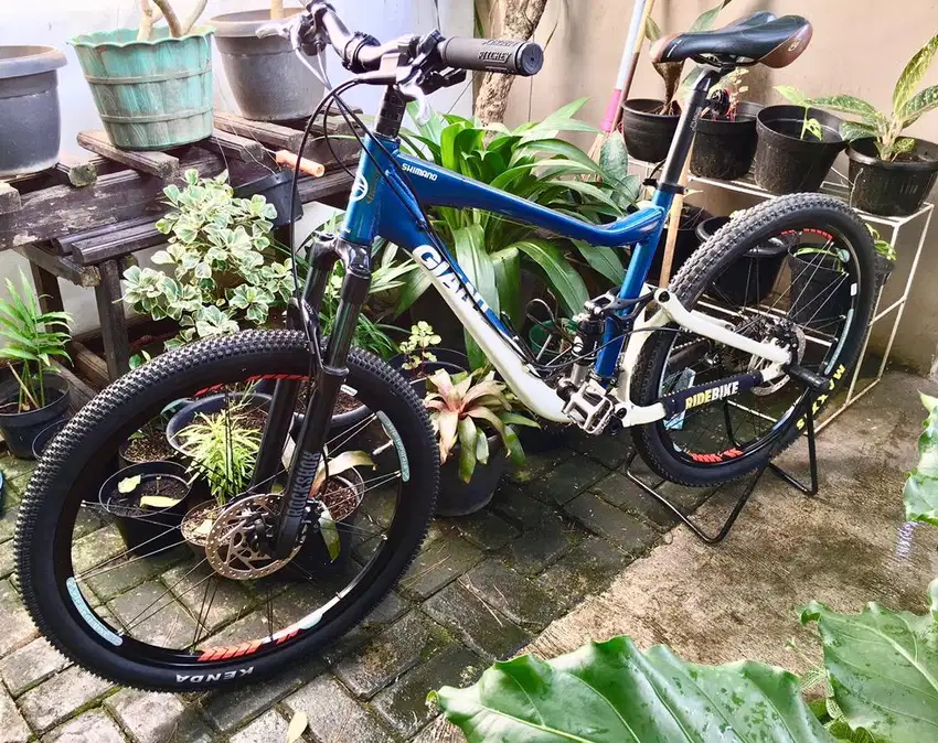 Sepeda MTB Giant Trance 3