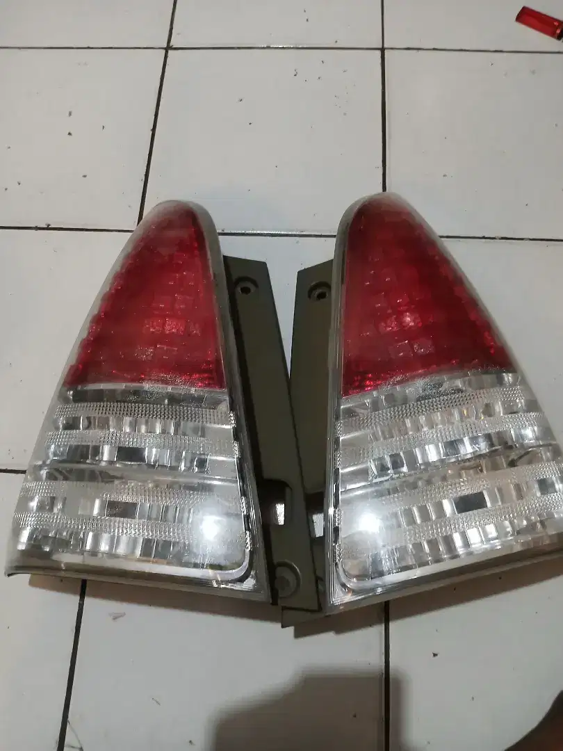 Stoplamp inova 2010 sepasang