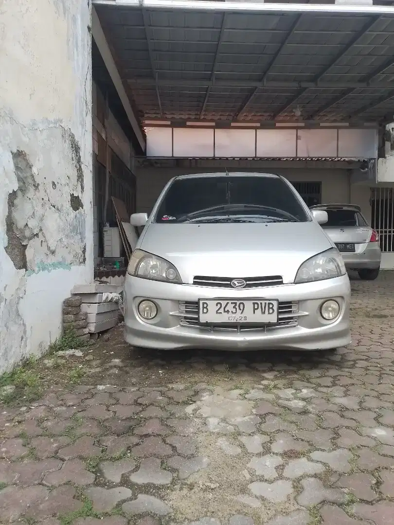daihatsu yr-v automatic 2001