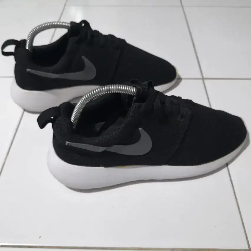 Sepatu running nike size 41 (26)