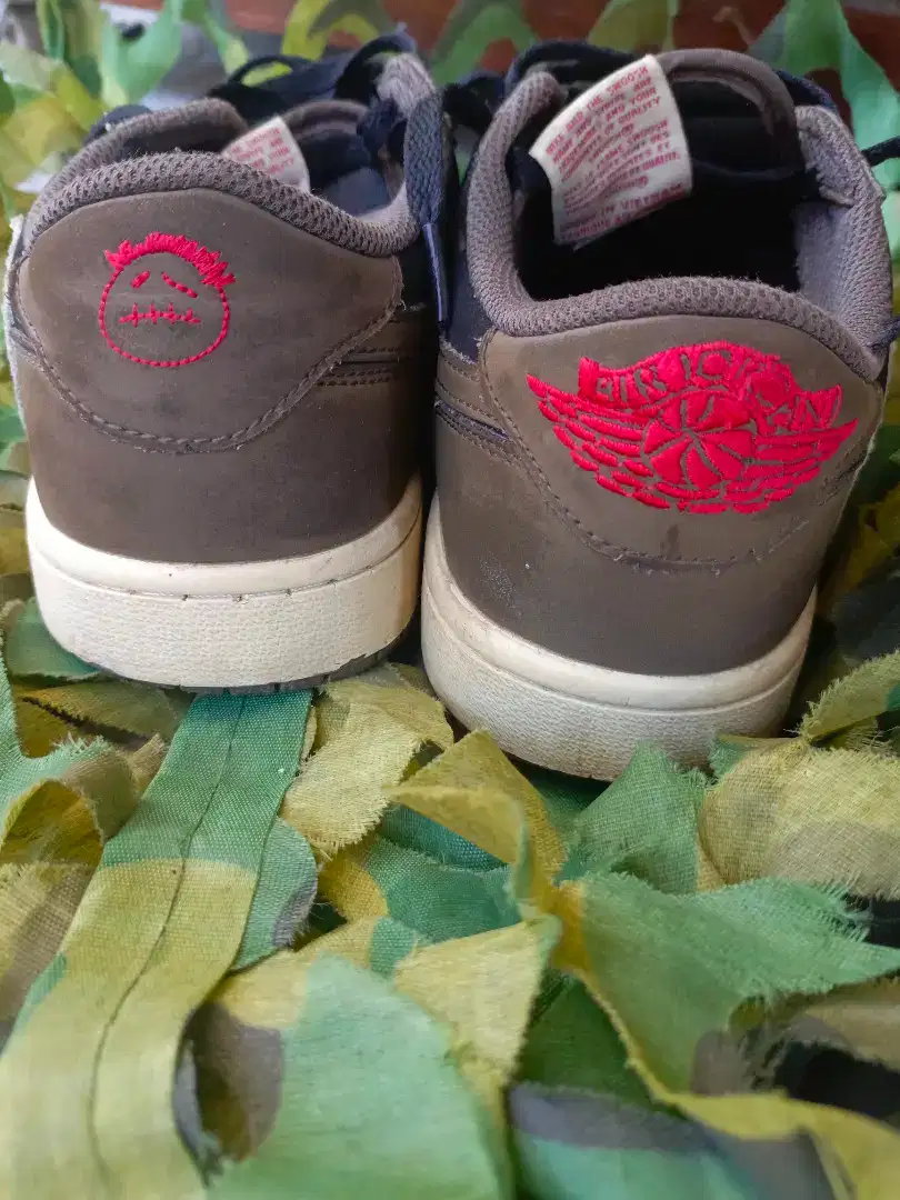 Sepatu Jordan X Travis Scott