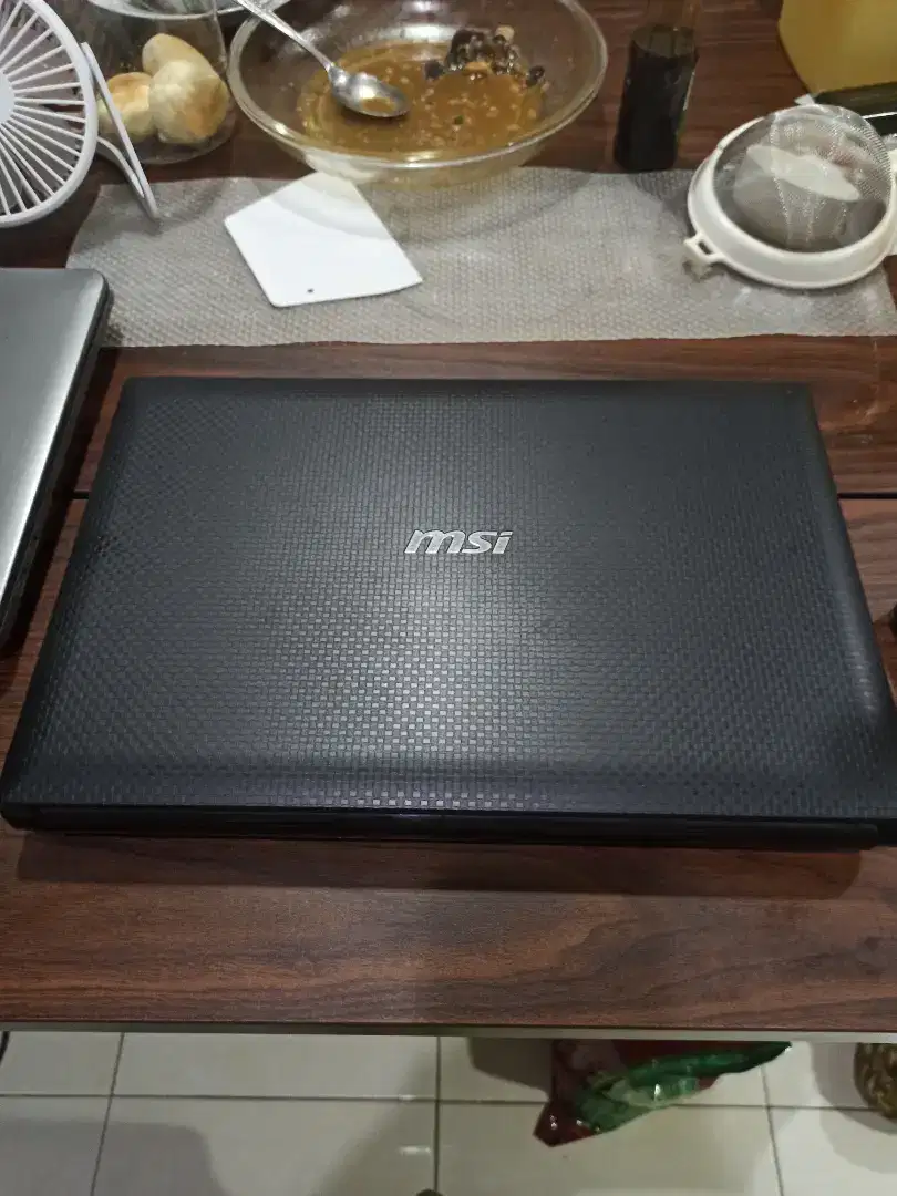 Laptop Gaming MSI core i5 FX400