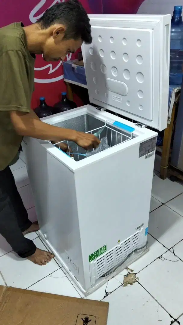 Di jual frezer bekas masih mulus