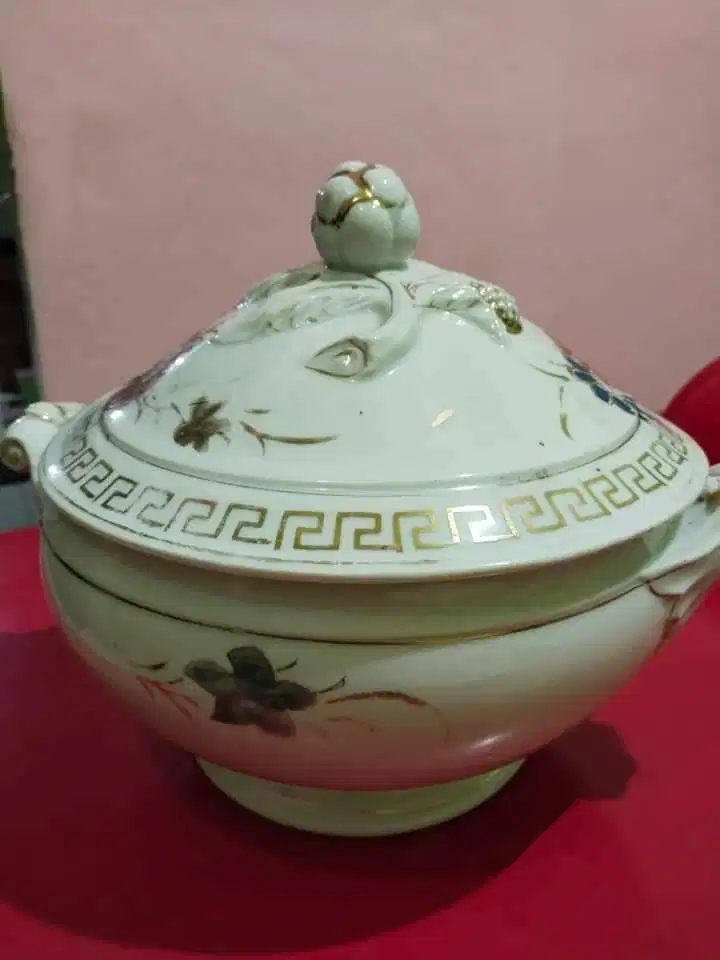 Mukun antik keramik porcelain tua motif bunga prada emas
