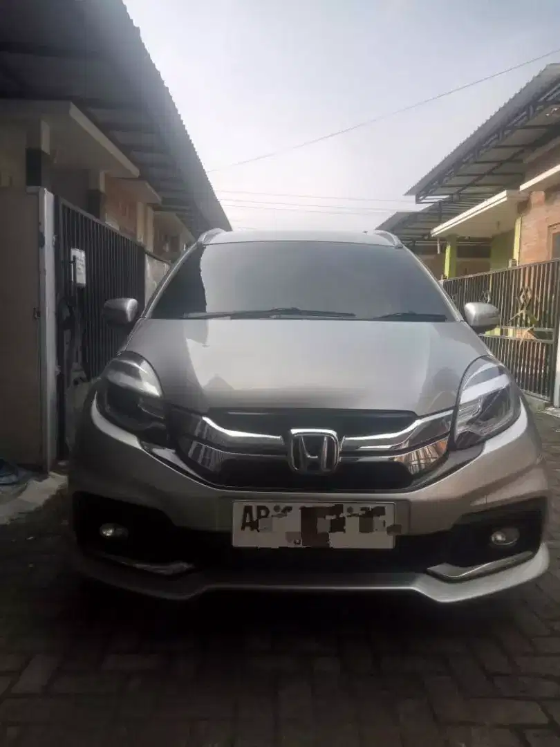 Dijual Mobilio RS 2014 MT