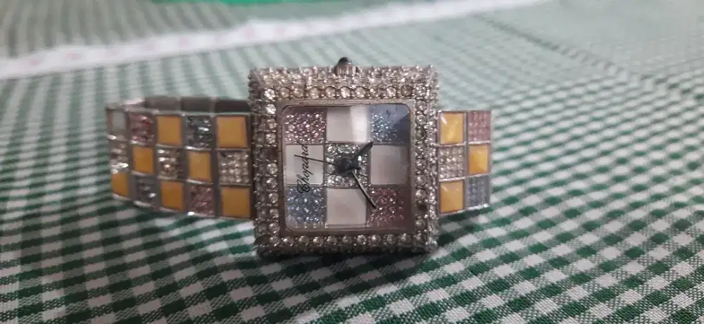 Jam tangan Wanita