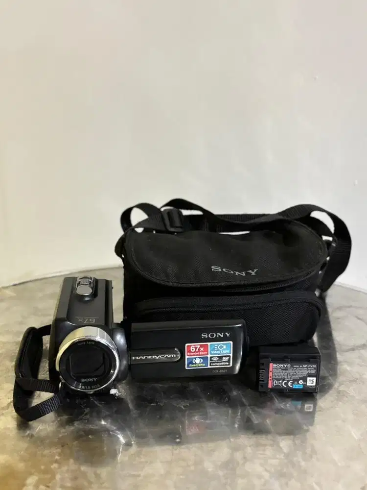 Sony Handycam DCR-SCR21