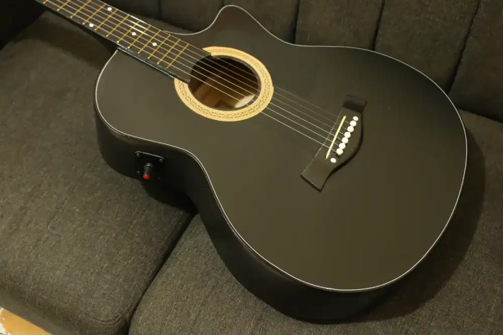 Gitar akustik elektrik Murmer