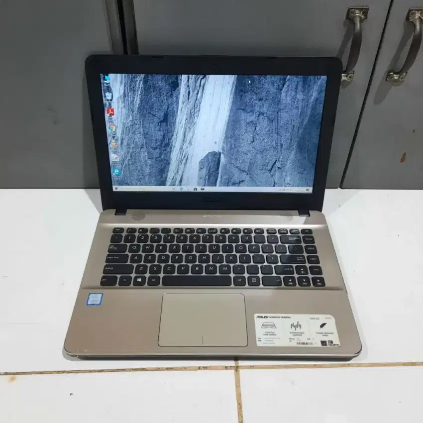 #Gen 7Th

Laptop Asus X441UAR, Core i3-7020U, Gen 7th,  Ram 4/1TB,