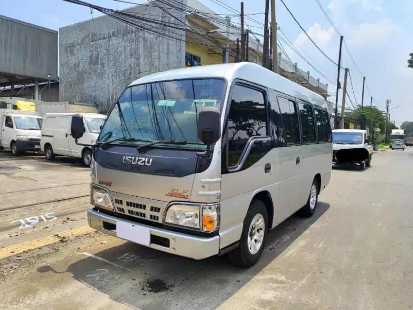 Dijual Isuzu Elf Microbus 4 Roda Tahun 2013