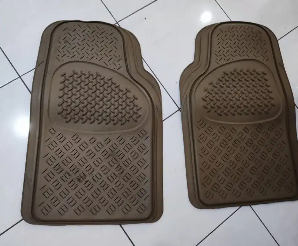 Karpet mobil 3 baris