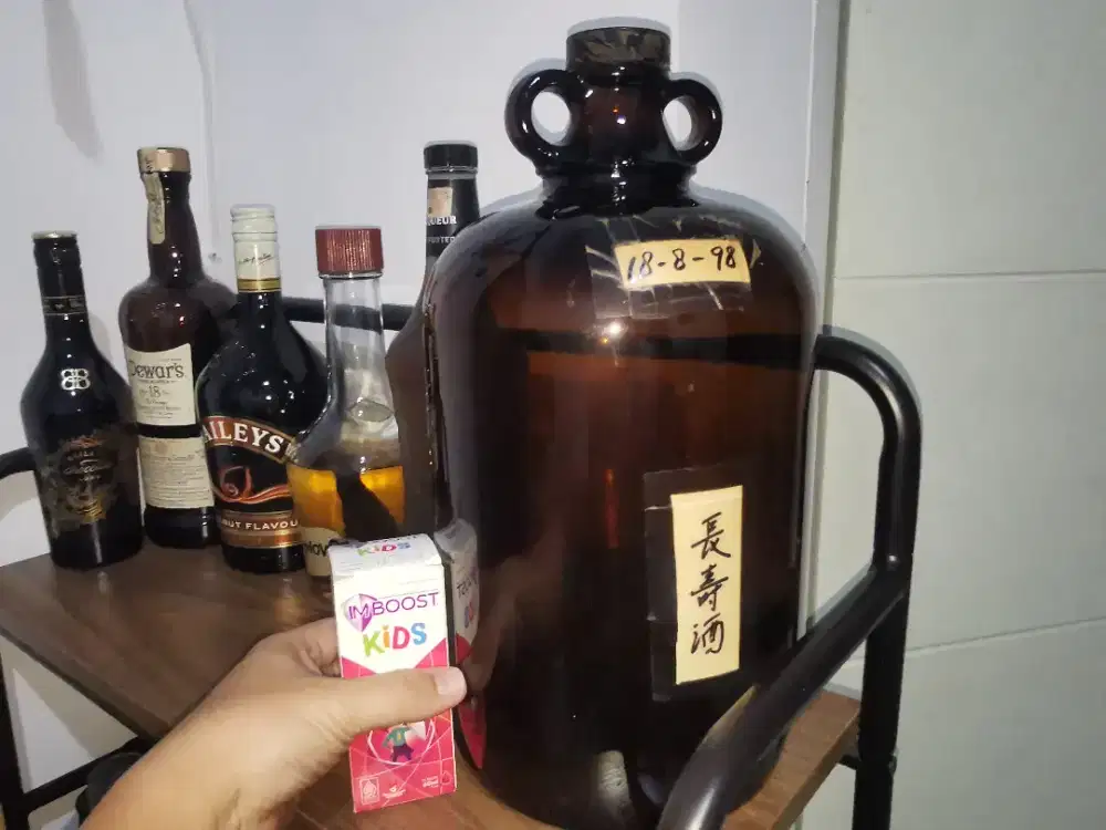 Botol minuman kuno