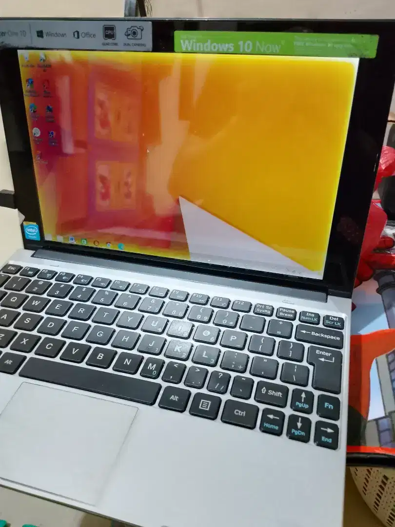 Netbook Acer one 10 ram 2gb, touchscreen