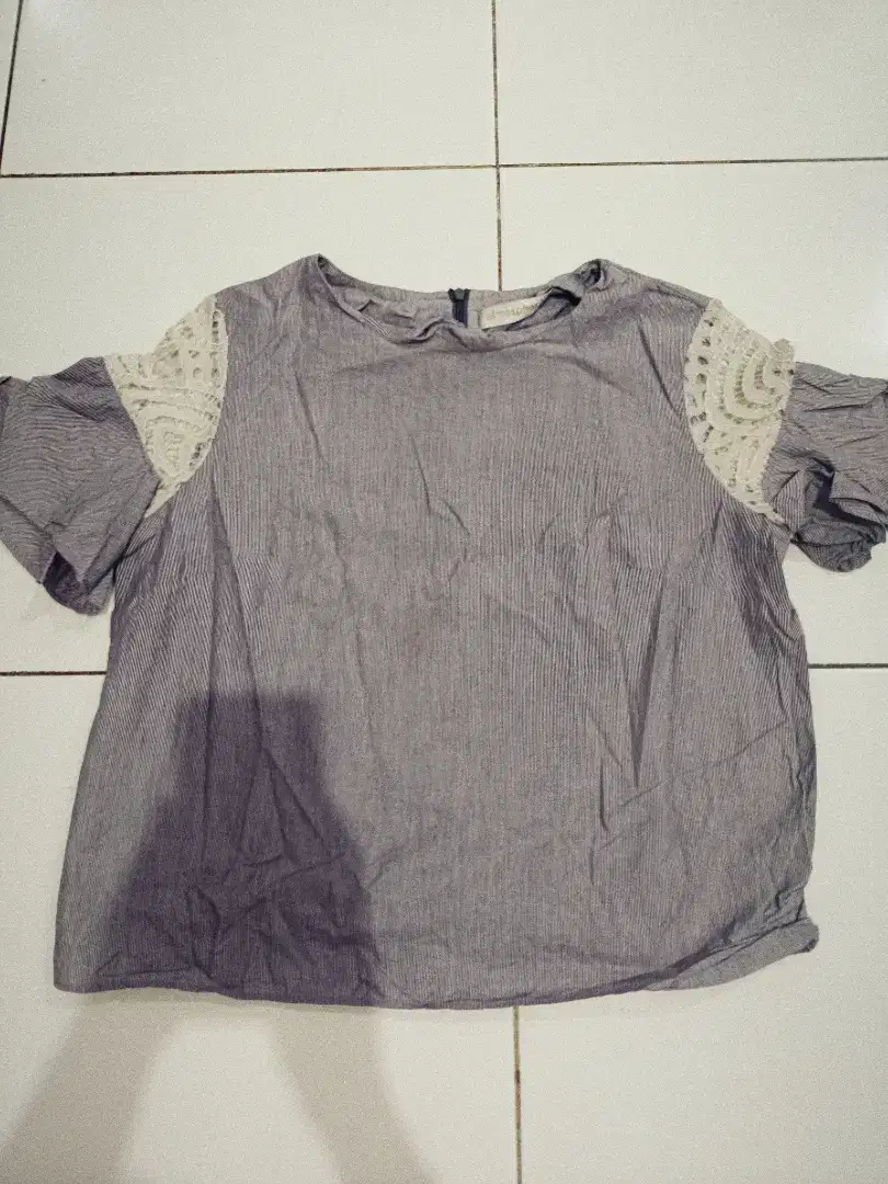atasan abu tgn 3/4 preloved
