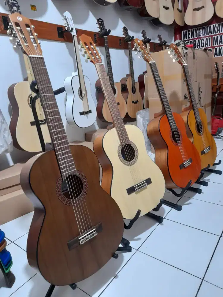 Gitar akustik klasik nilon