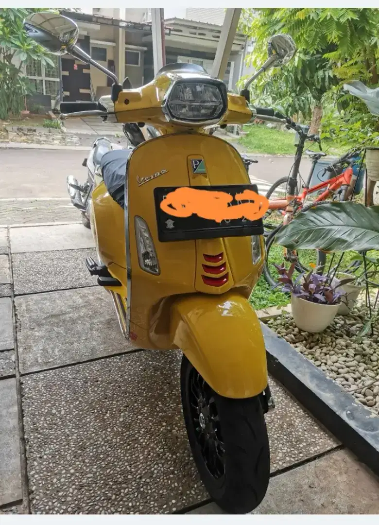 Vespa Sprint S kuning 2020