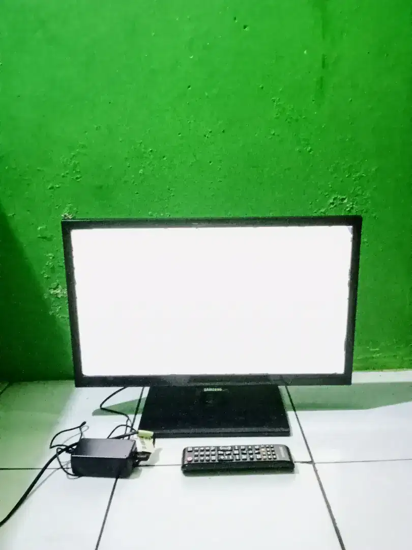 TV LED SAMSUNG ANALOG 22 INCI APA ADA NYA