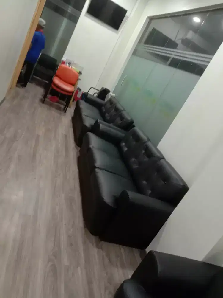 Melayani servis sofa panggilan