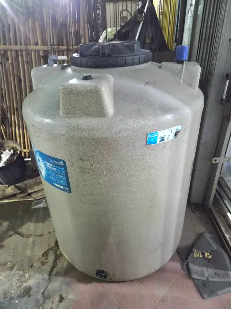 DIJUAL WATER TOREN MERK PENGUIN