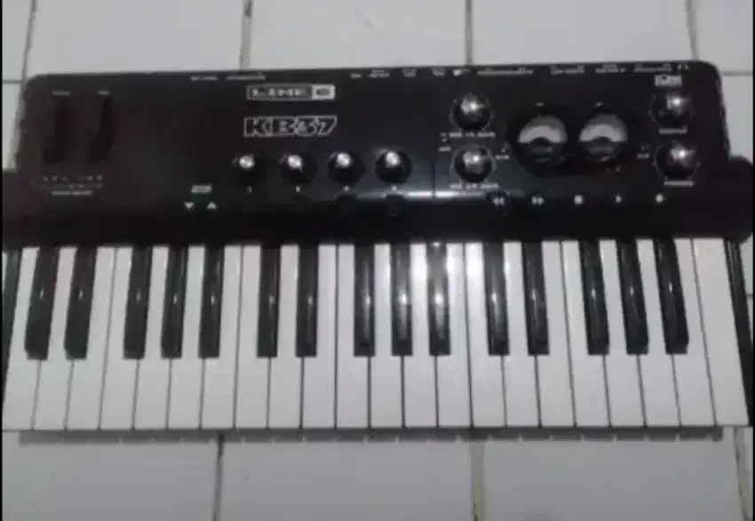 Midi controller line 6 KB37