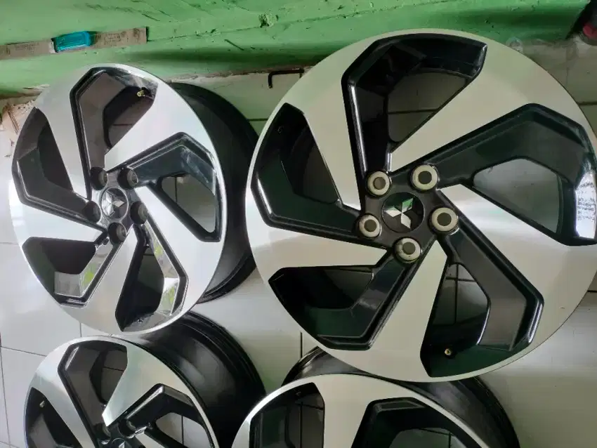 Velg Mitsubishi X FORCE R.18 ori