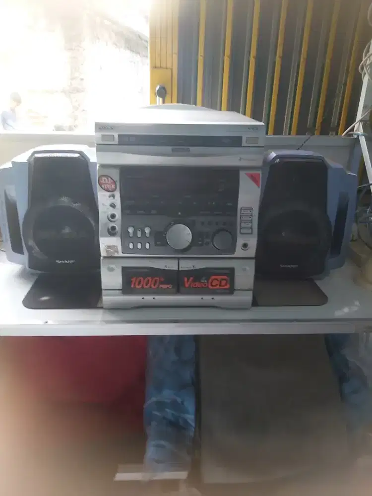 Compo SONY MHC V515 plus speaker Simba