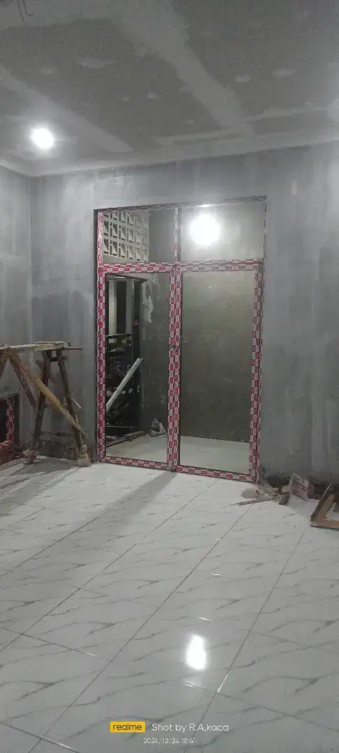 Pintu kaca sekat kaca