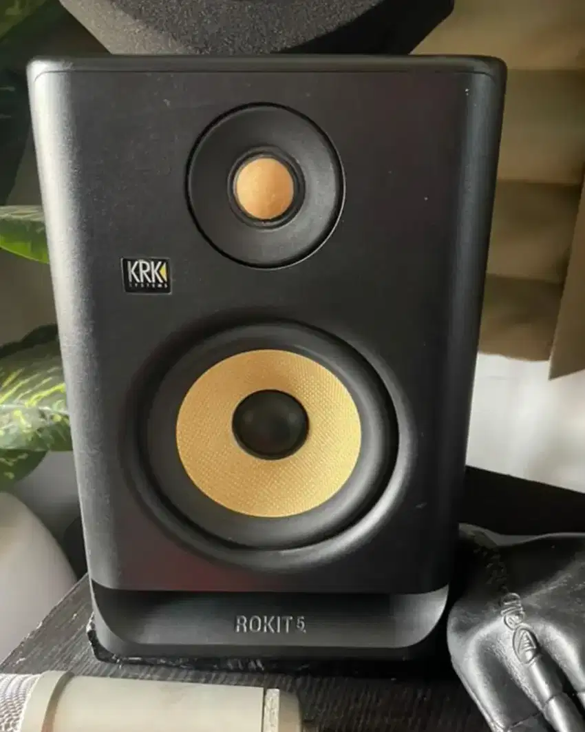 speaker flat KRK rockit 5 recording