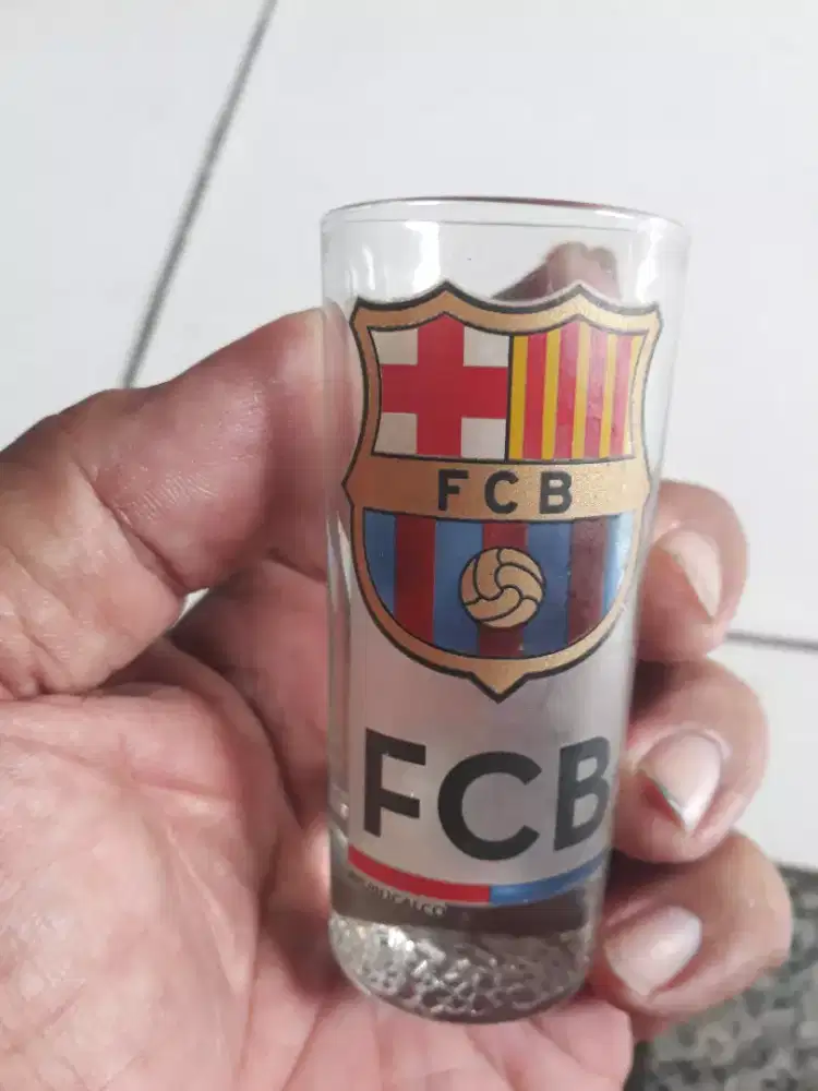 Antik vintage shot glass atau gelas sloki fc barcelona ada hollogram