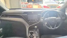 Toyota Camry 2.5 V  tahun 2021