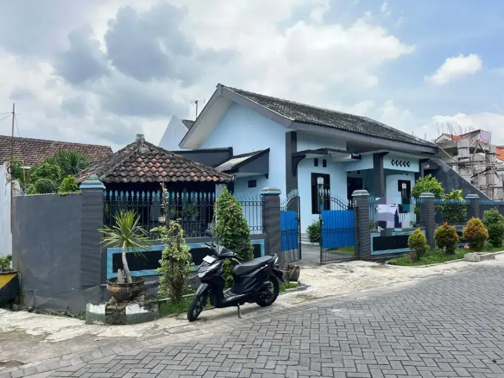 Dijual rumah perum candra kartika