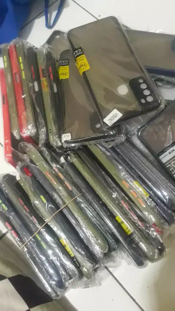 Macam2 case campuran dengan tipe hp yg sekarang jual borongan aja