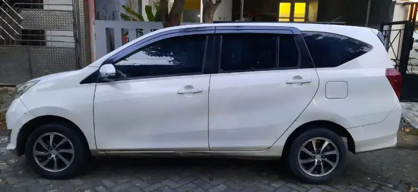 Dijual mobil Sigra R 1.2 M.T