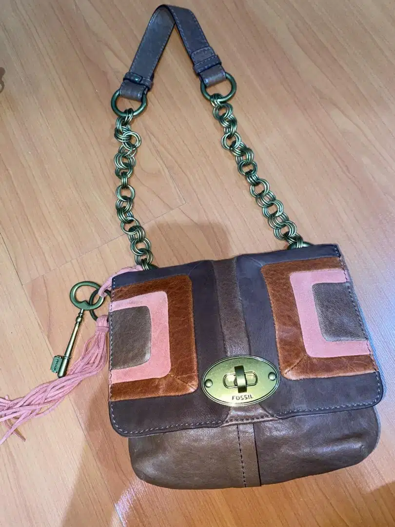 tas fossil coklat pink