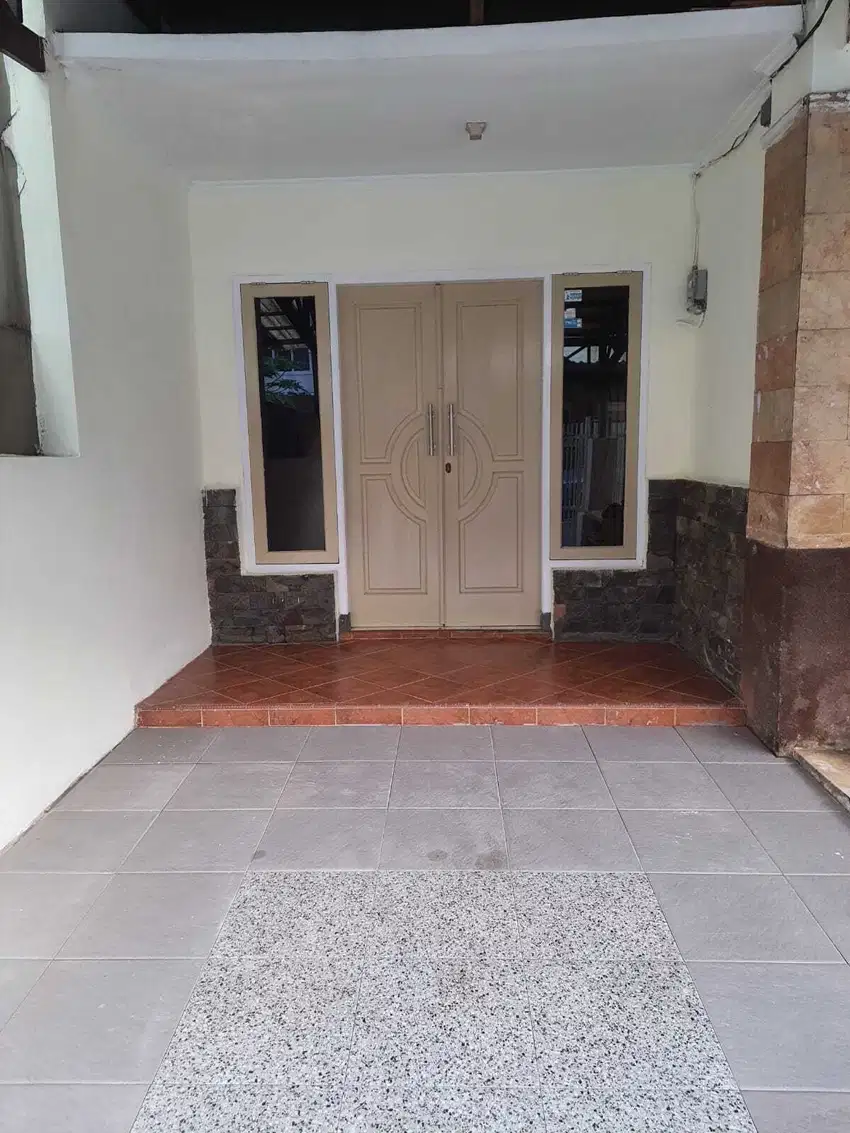 Rumah disewakan 100m exit tol Singosari Malang