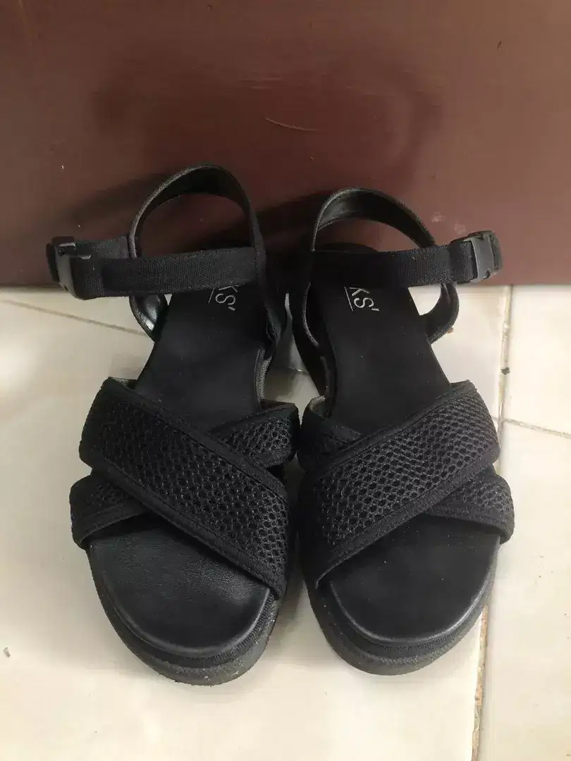 Preloved Sepatu Sendal by MKS size 38
